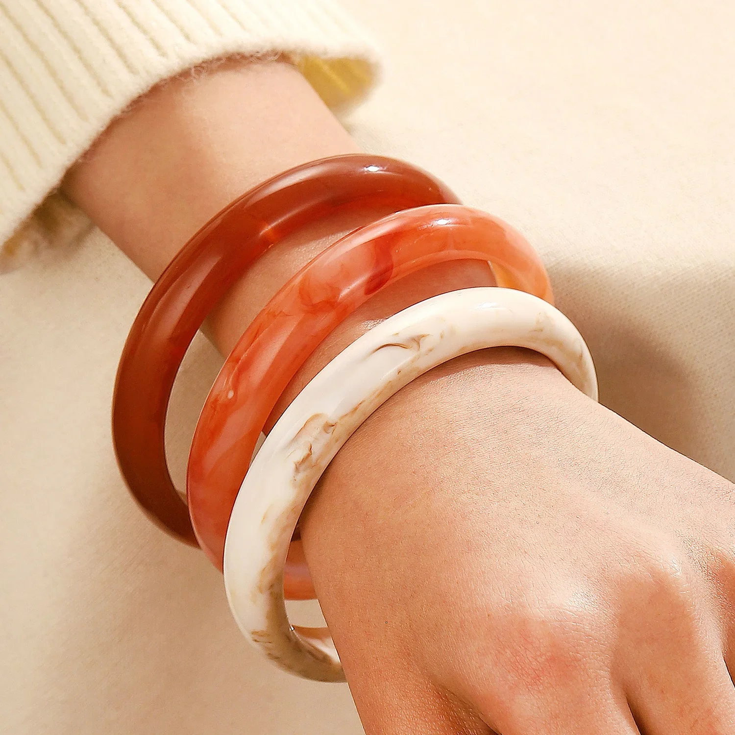 One Piece Vintage Style Roundness Translucency Acrylic Bracelet for Women Individuality Multicolour Bangle Paty Jewelry Gifts
