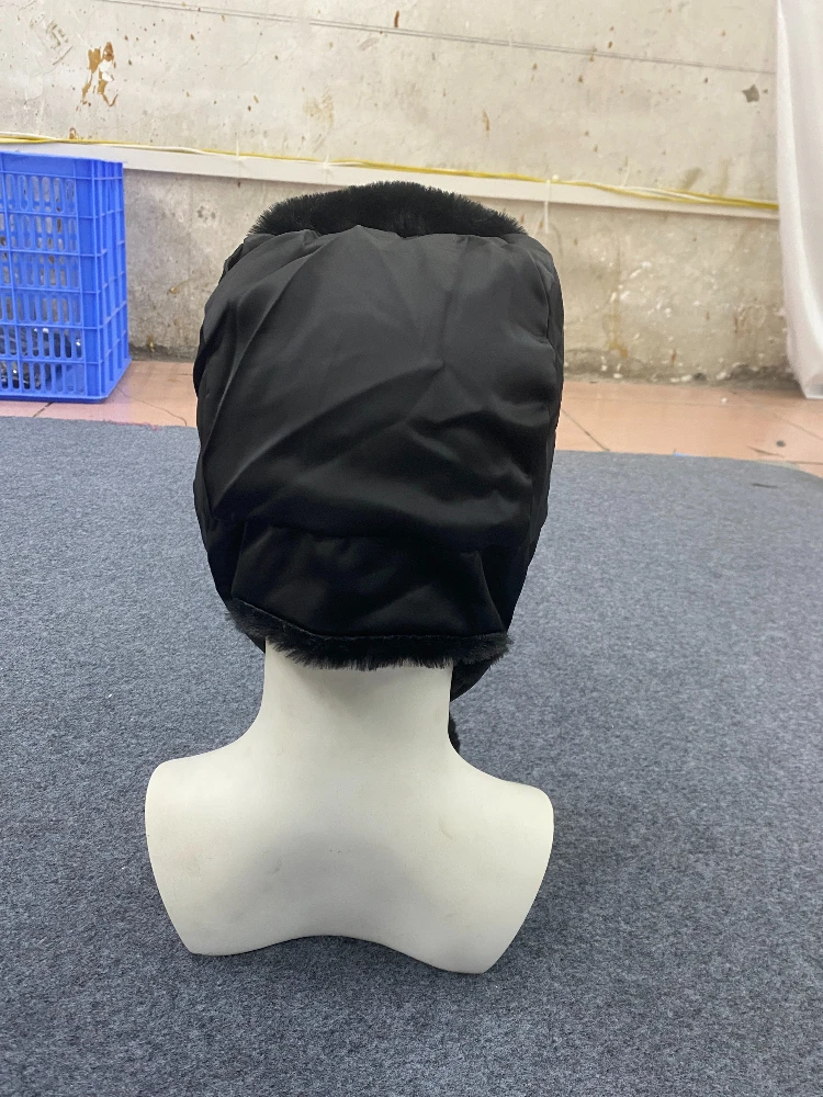 Осенне-зимняя шляпа с крестом и горячими бриллиантами, милая и теплая шляпа Лей Фэн, темное готическое украшение с волосатым шариком