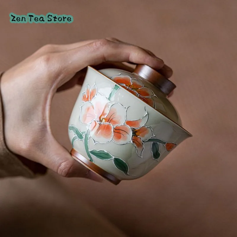 Hand-painted Embossed Flower Cover Bowl Two Tea Cups Single Ceramic Tea Bowl With Cover For Home Tea Steaming