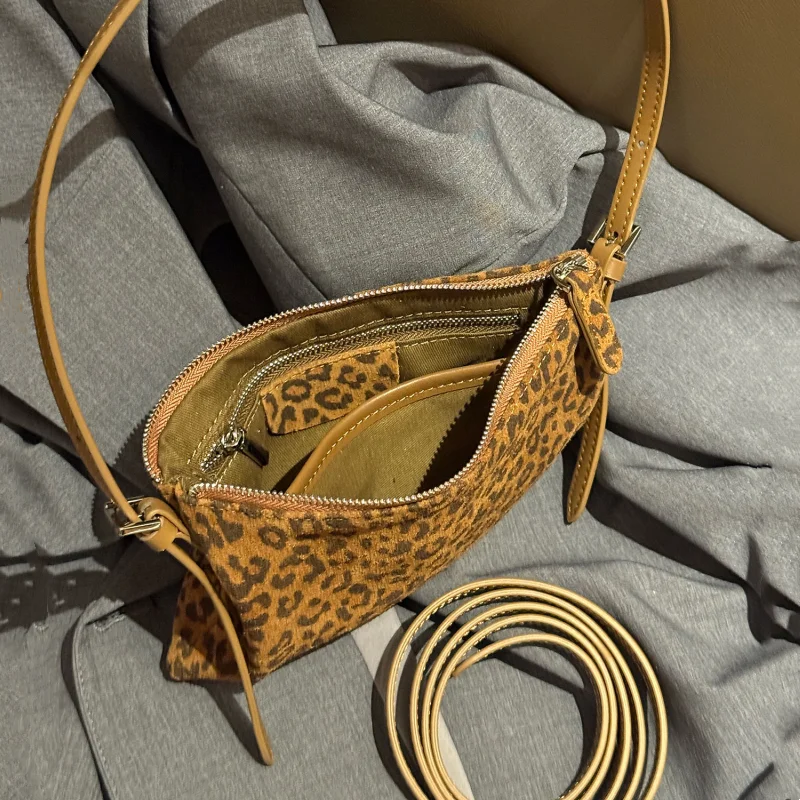 

Ladies' leopard print crossbody bag cowhide small square bag designer leather bag casual shopping bag personalized matching