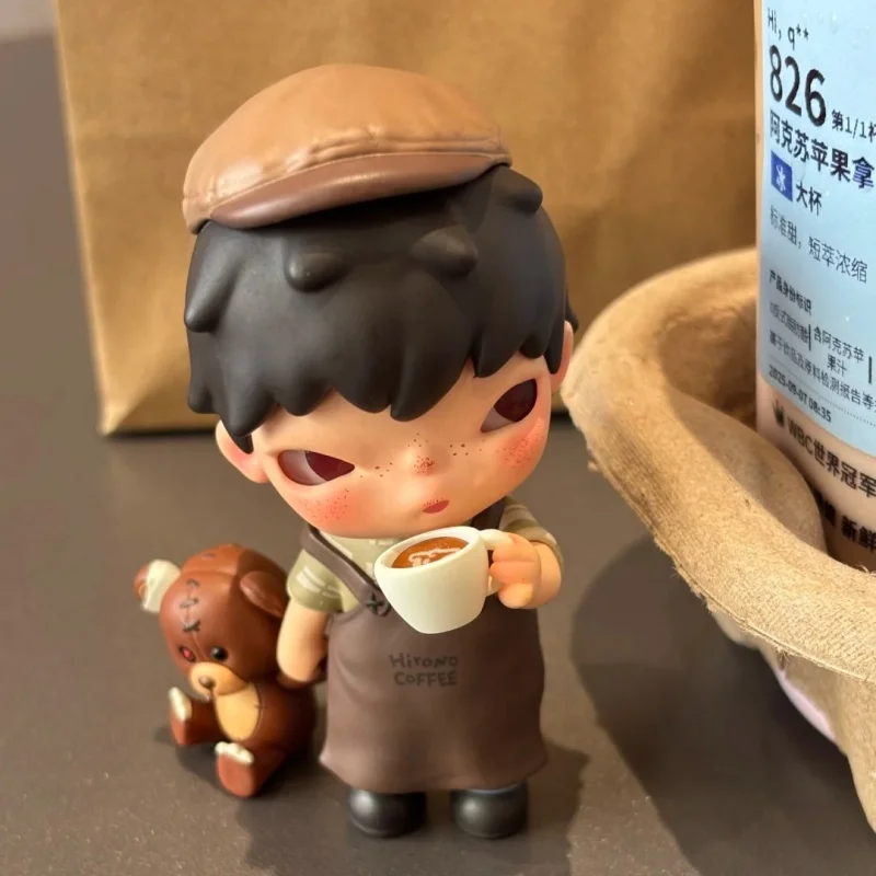 متوفر في المخزون Popmart Hirono Coffee Hangka بطاقة معلقة مفاجأة لطيف دمية سطح المكتب الديكور تحصيل نموذج الشكل ديكور الهدايا
