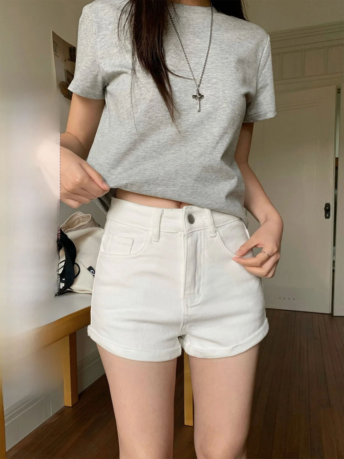 

Korean Style High Waist Cuffed Denim Shorts Women's Straight Leg Jeans Slimming Effect Spring Summer White Jeans