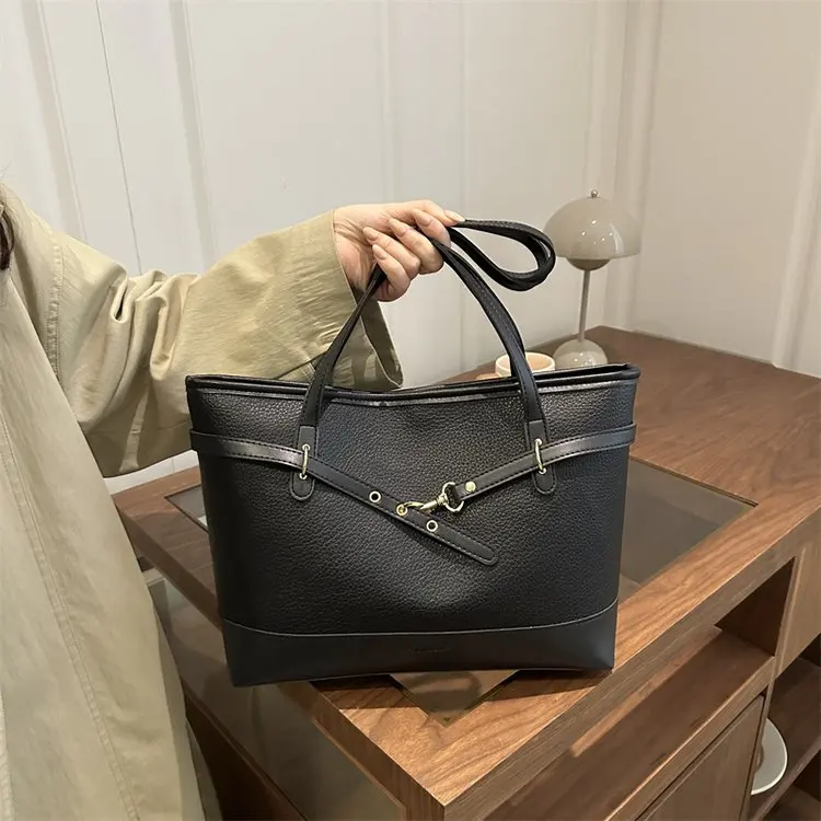 

Элегантная женская сумка через плечо 2026: Новая модная высококачественная маленькая сумка с верхней ручкой