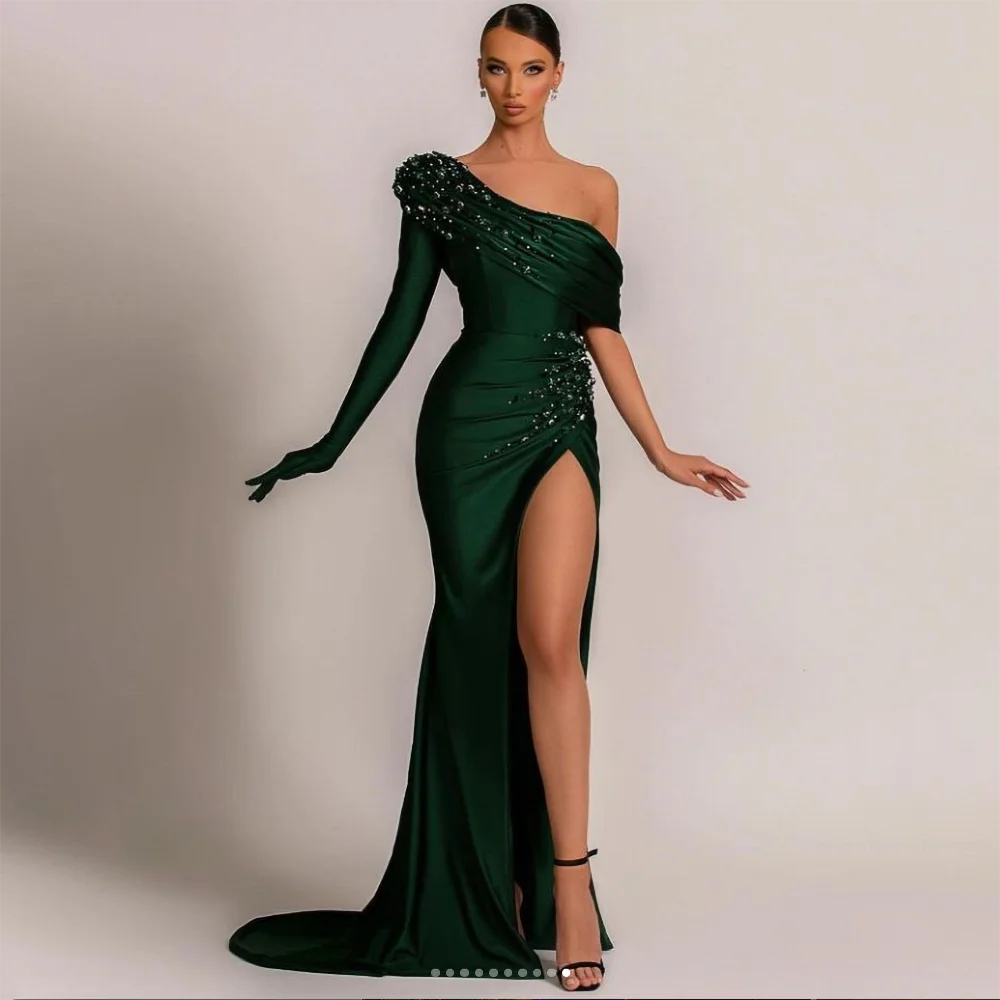 Vestido de noche de satén verde oscuro, vestido de lujo con un solo hombro y perlas, largo hasta el suelo, cola de barrido, vestido de fiesta con abertura lateral