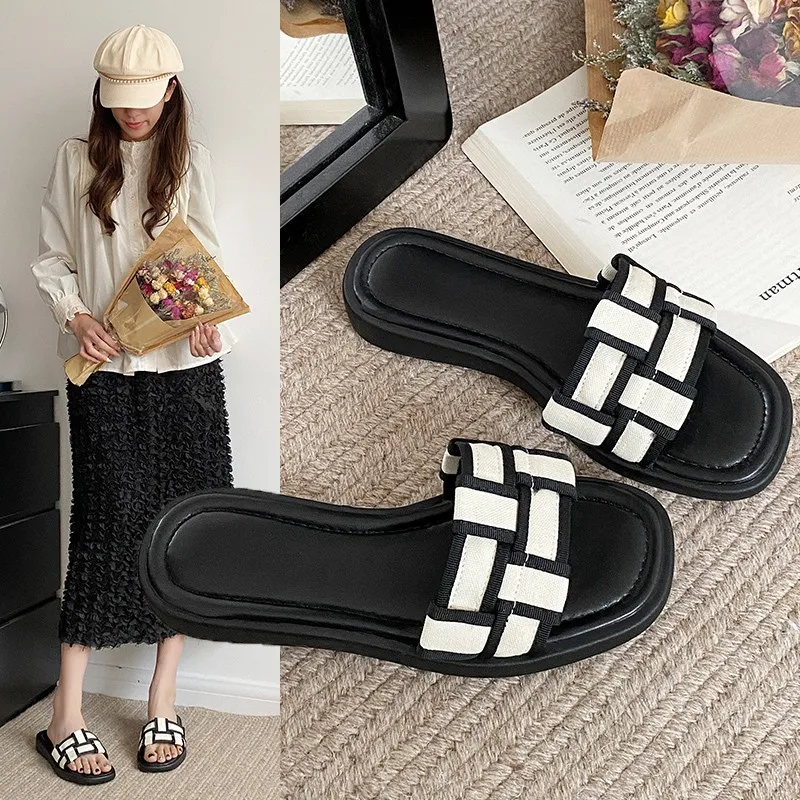 

Custom Women's Slippers 2025 Summer New Flat Fashion Outdoor One-Strap Plaid Square Toe Versatile Sandals Women's Shoes