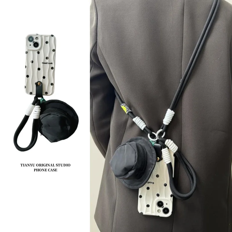 

Fisherman's hat bag suitable for Apple 14pro mobile phone case iPhone 15pro black polka dot 16promax13promax mountaineering rope