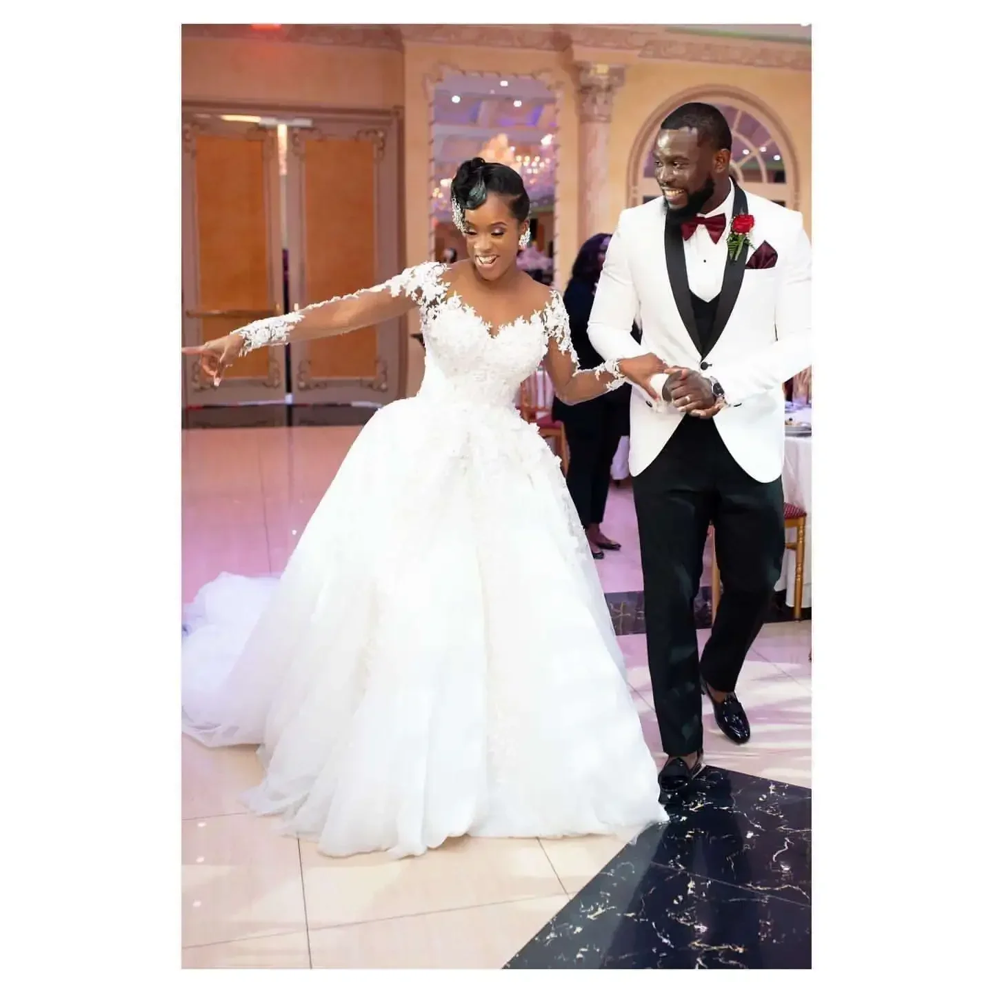 カスタマイズされたアフリカボールウェディングドレス長袖レースアップリケビーズブライダルドレスシアークルーネックvestidosプラスサイズ