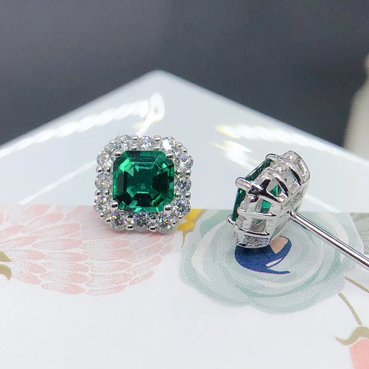 

Luxury Solid Platinum PT950 Women's 0.5 karat emerald square stud earrings