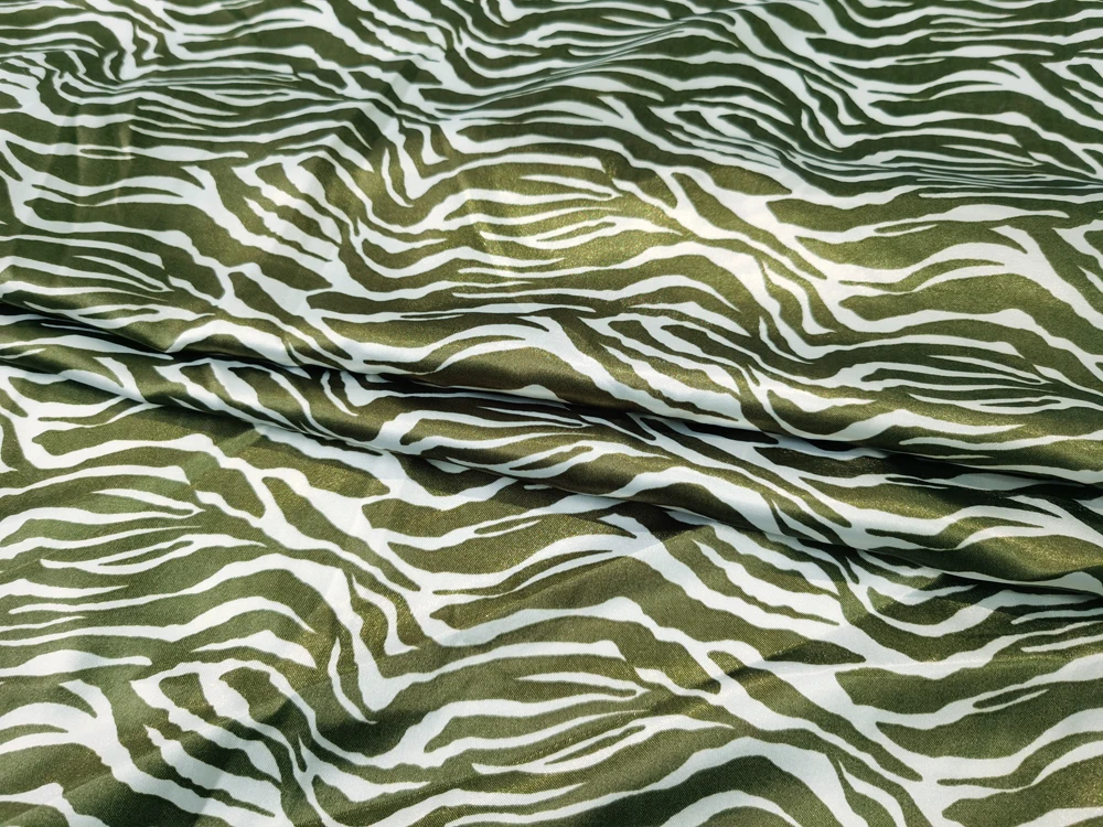 1 Meter x 1,48 Meter gestreifter Zebra-Satin-Druckstoff, weiches Futter – Detail 18