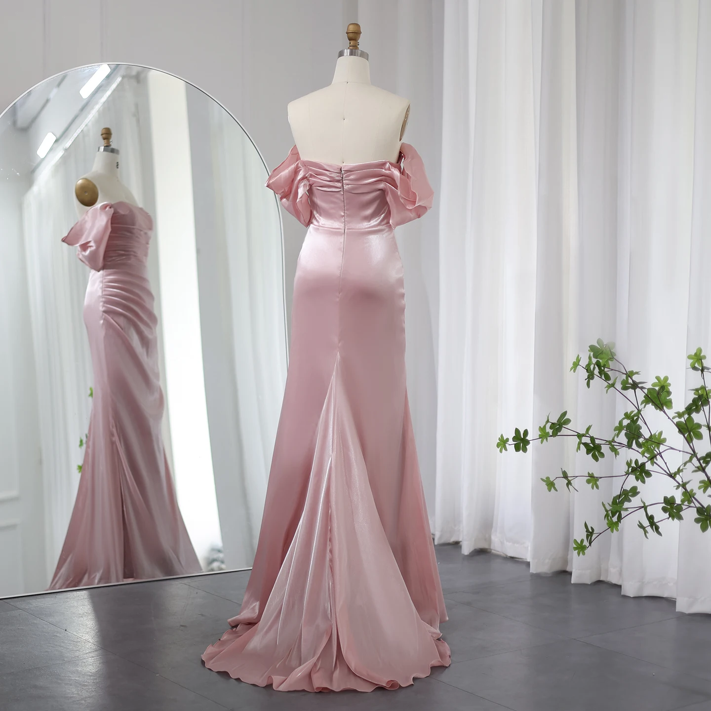 シャロンは、ワンショルダー、オフショルダー、マーメイド、イブニングドレス、ドレープサテン、控えめな女性用ウェディングパーティガウン、SF001、カスタムメイドと言いました。