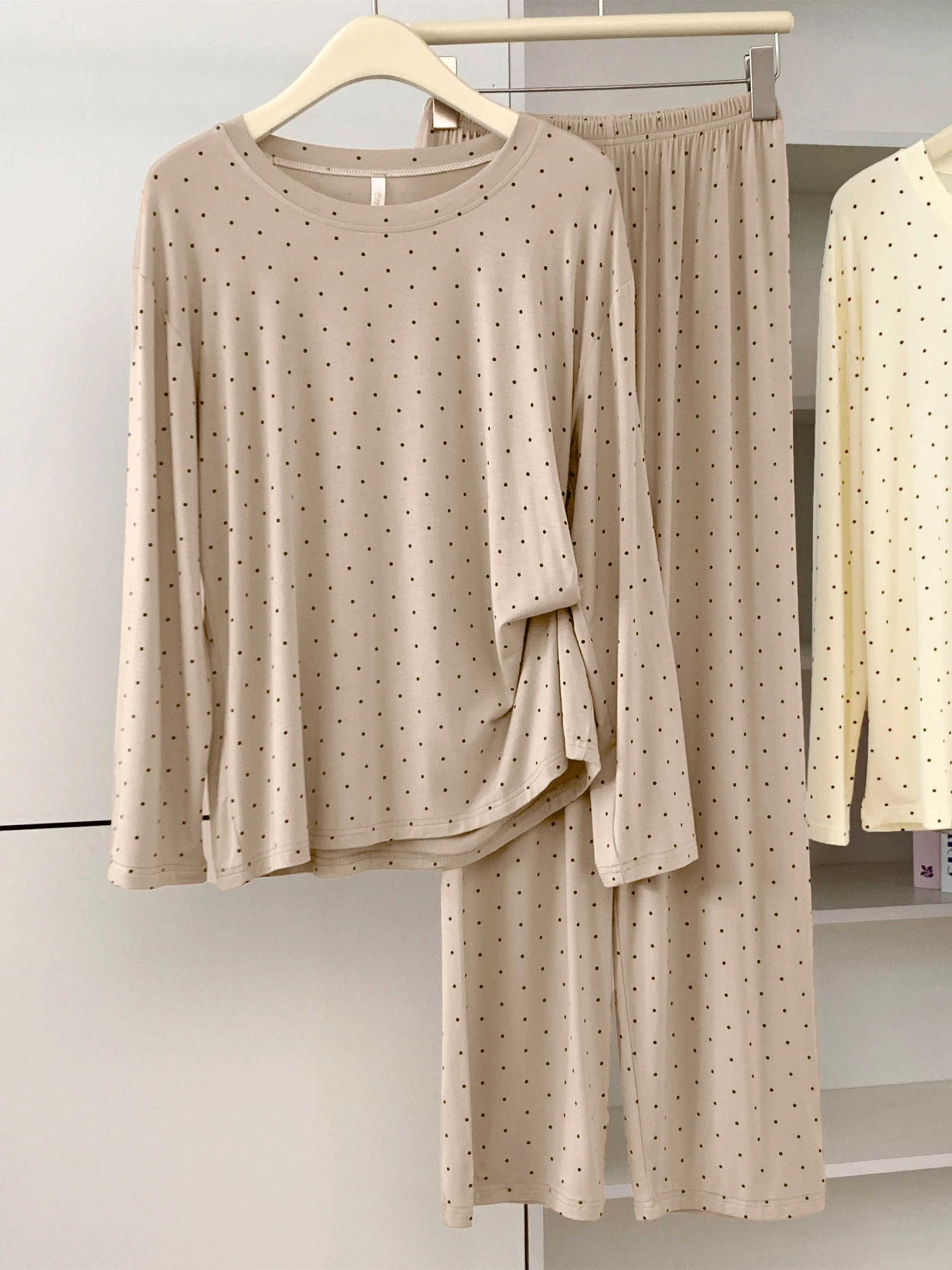 

5188 Polka Dot Print Modal Cotton Round Neck Long Sleeve Pajamas for Women, Thin, Skin-Friendly, Soft, New Style Homewear Pajama Set 550