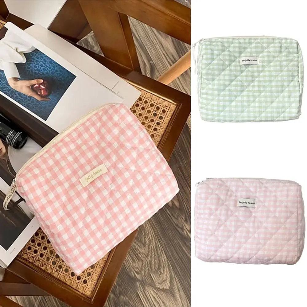 

Cute Large Capacity Makeup Bag Quilted Cotton Plaid Makeup Pouch Zipper Soft Cosmetic Storage Bag Women