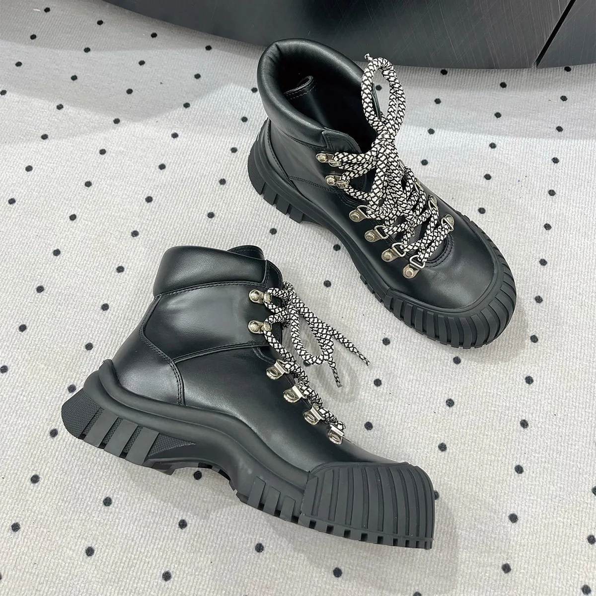 2026 High Quality winter Women Shoes Chunky Sole Lace Up Ankle Boots Fashion Streetwear Ladies Boots ch24100917