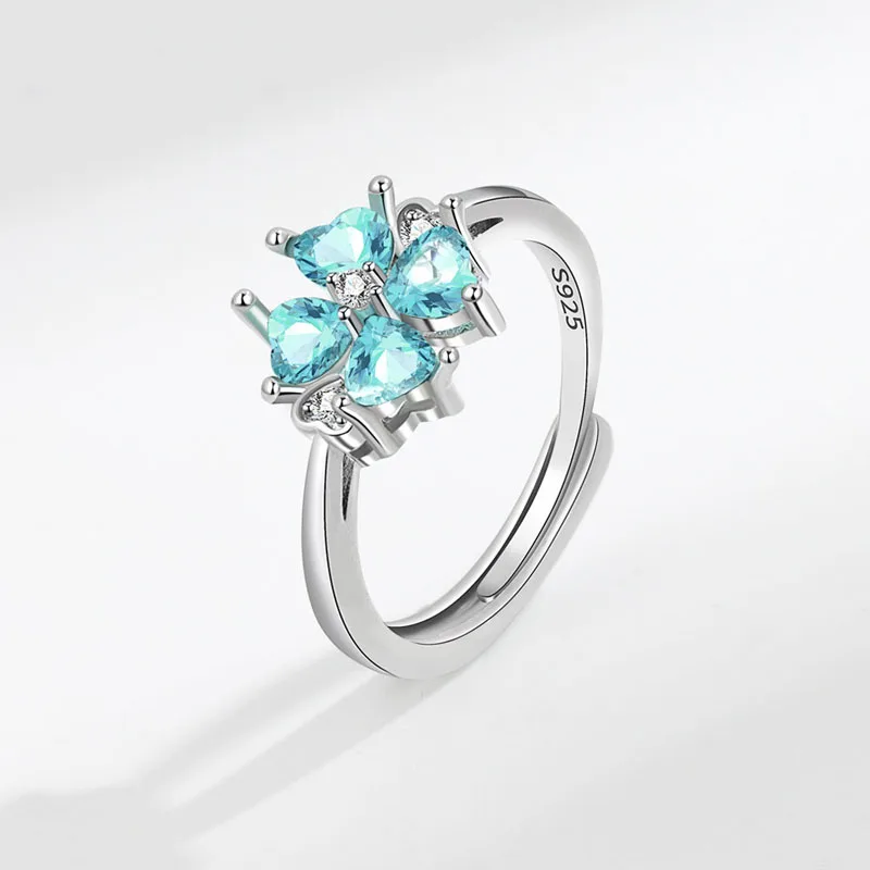 

Кольцо женское из серебра 925 пробы с фианитом в виде четырехлистного клевера