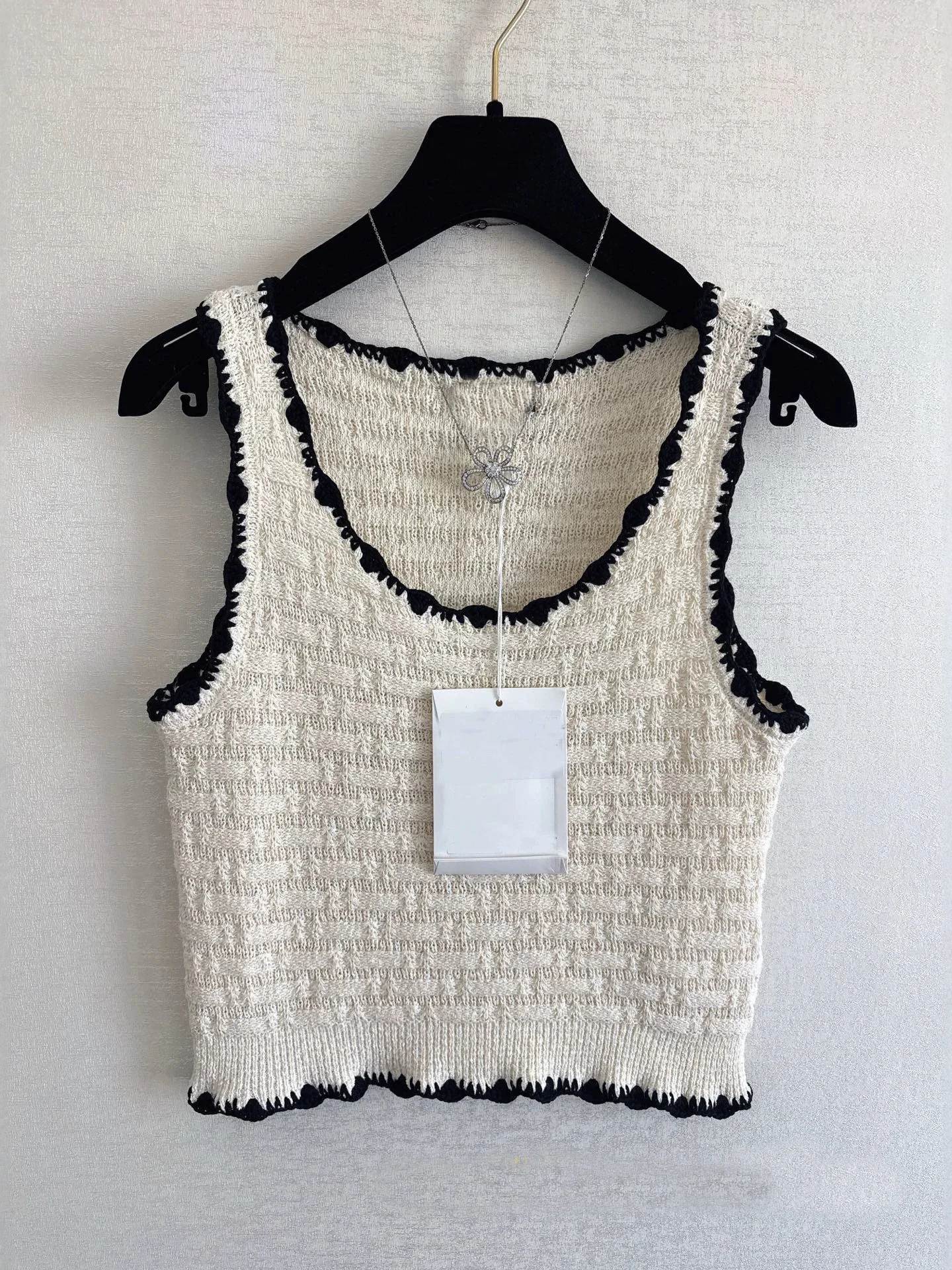 Color Block Knitted Vest Women's Short Sleeveless round Neck Outerwear Summer New Arrival Commute Style Loose Fit Single Piece