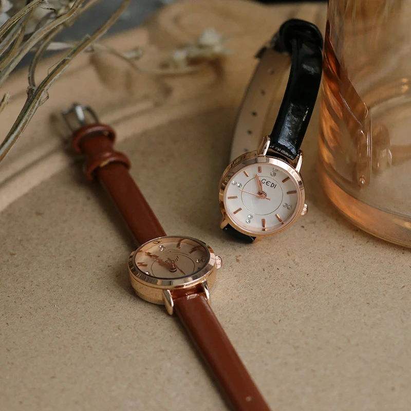 ساعة نسائية بسيطة وأنيقة مع حزام رفيع، طراز عتيق صغير ورقيق، هدية مثالية للنساء. ساعة يد نسائية. #2