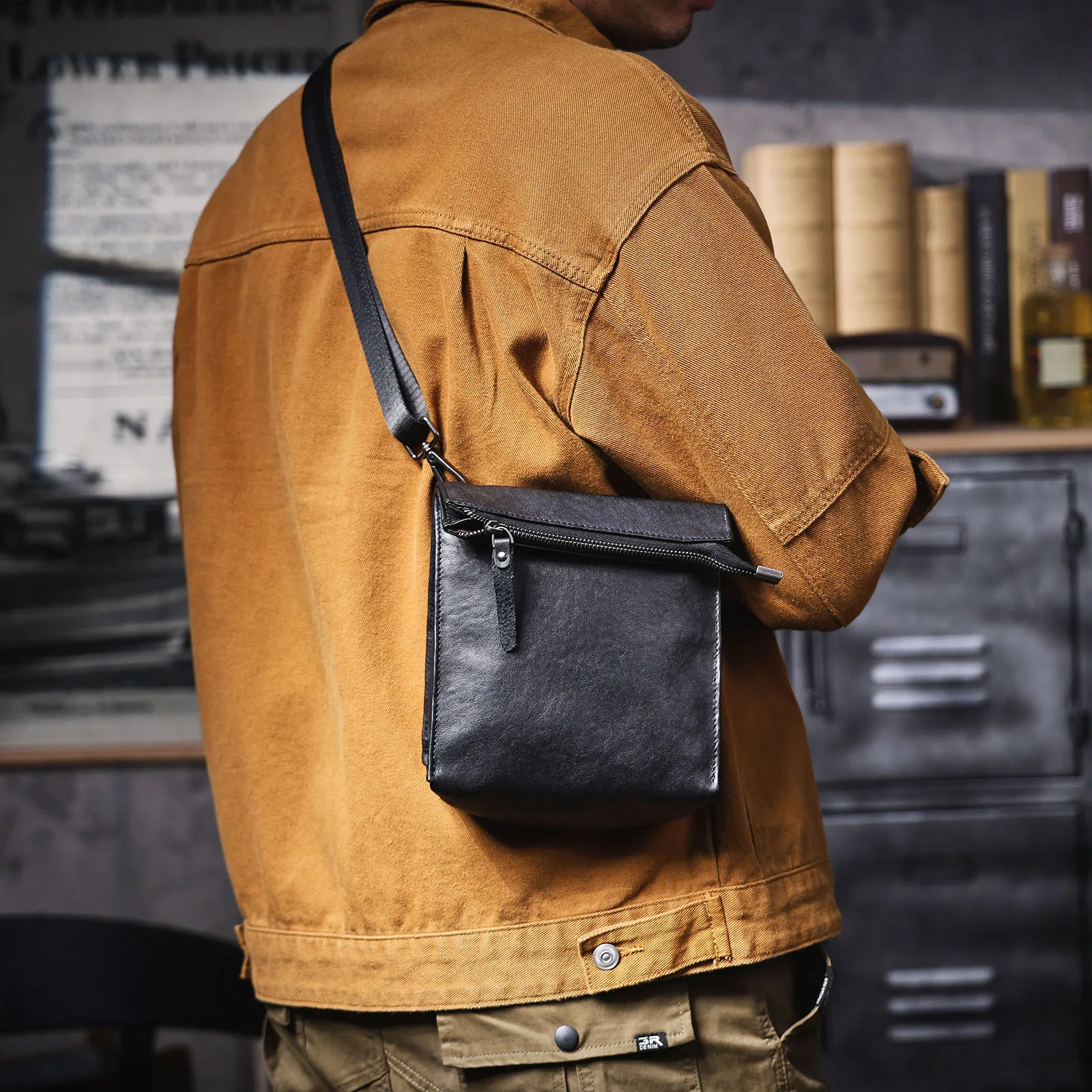 Echte Leder-Umhängetasche für Herren, Modische Brusttasche aus Rindsleder, Pflanzlich gegerbtes Leder, Unisex – Detail 5