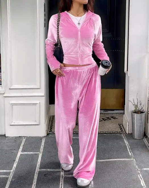 

Women's Sports Style Hooded Sweatshirt And Long Pants Two-Piece Set Autumn Winter Fashion Comfortable Casual Outfit