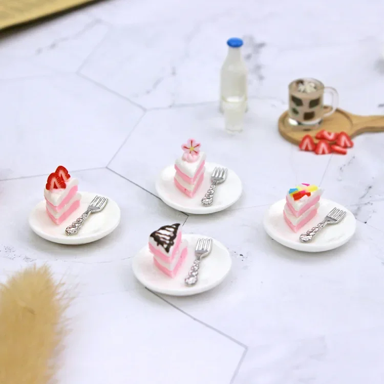 1/6 BJD Dolls House Kitchen Accessories DIY Miniatures Items Petit Four Simulation Mini Strawberry Cake Dessert Dollhouse Toys