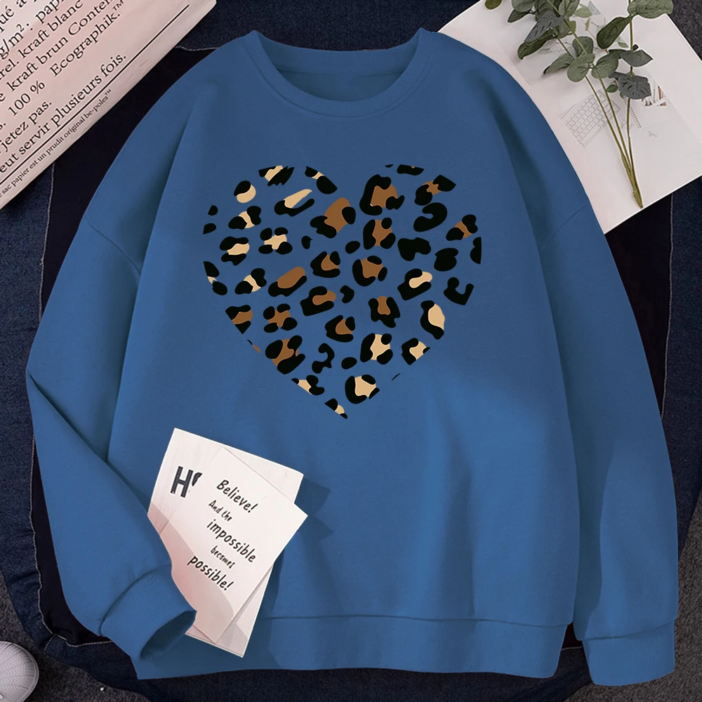 Autumn Funny Women Pullover Simple Broken Leopard Heart Print Hoodie Warm Comfortable Sweatshirt Crewneck Fleece Female Clothes