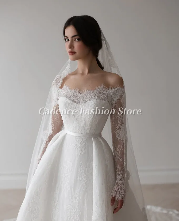 Customized  Elegant White Women's Strapless Lace Long Sleeve Wedding Dresses Lace Applique A-Line Fashion Bridal Gowns