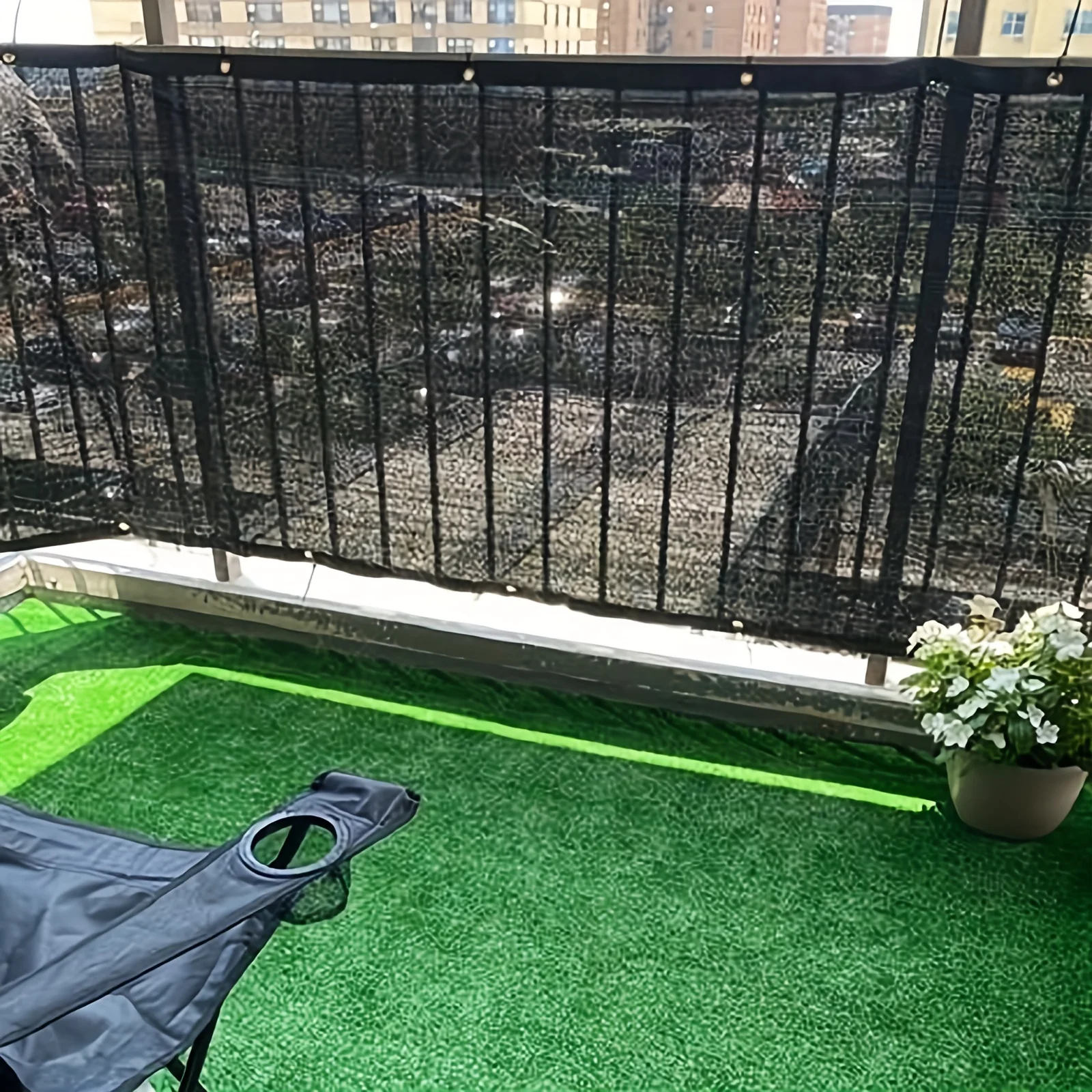 يضمن الخياطة المقواة لشبكة تظليل المظلة هيكلًا مستقرًا لتحمل الطقس الخارجي: The Sun Sail Specifica