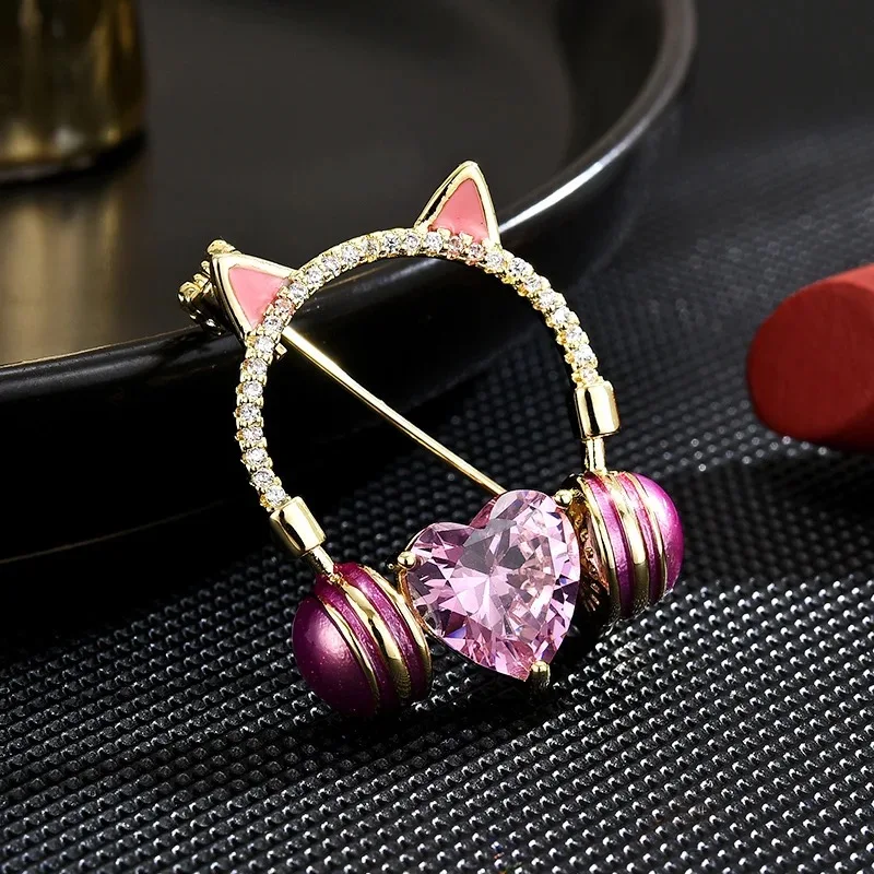 Cute Pink Cat Ear Headphones Shape Brooches for BFF Gifts Lovely Heart Crystal Enamel Lapel Pins Coat Suit Jewelry