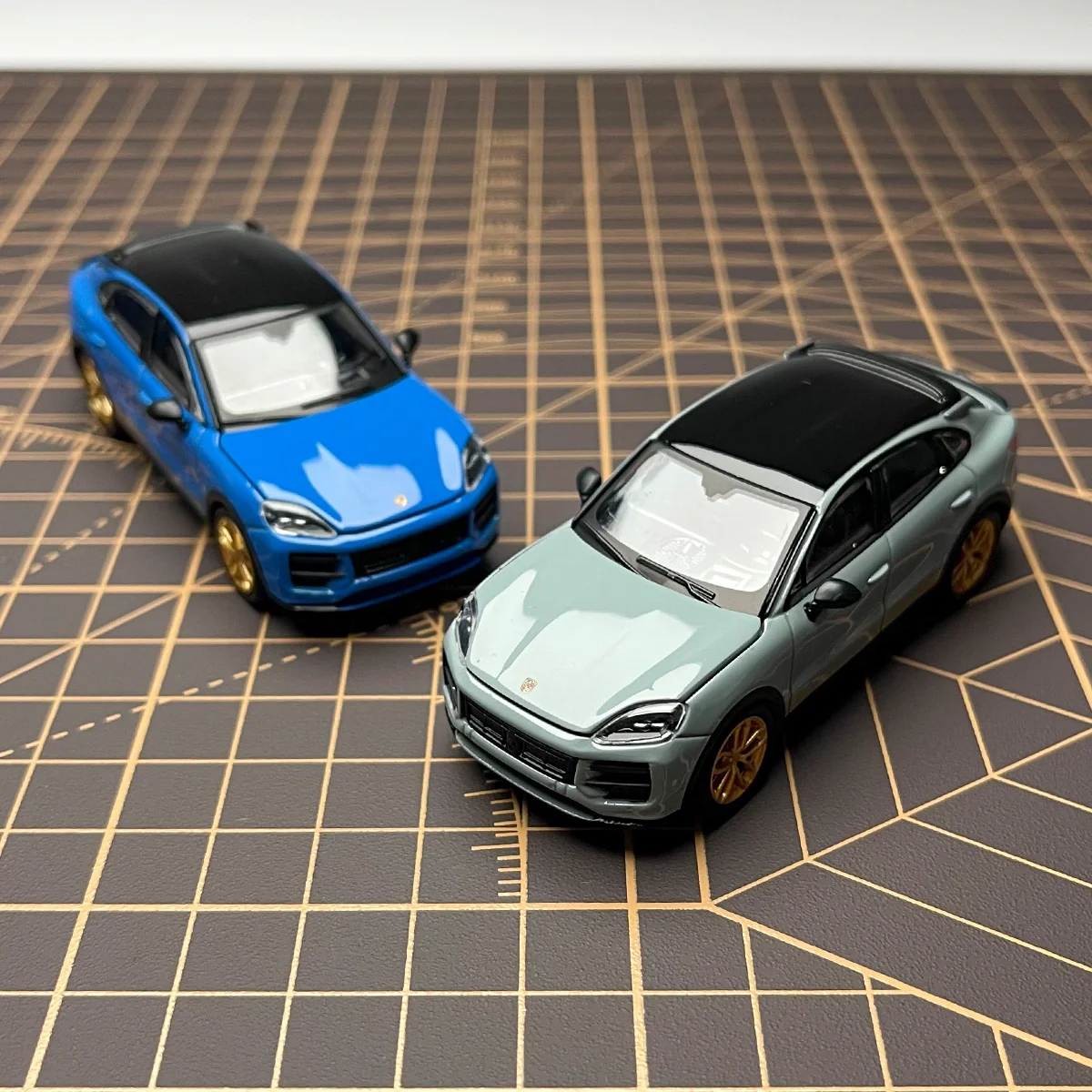 TrendsHobby TH 1:64 Cayenne Turbo GT Alloy Car Model * In Stock