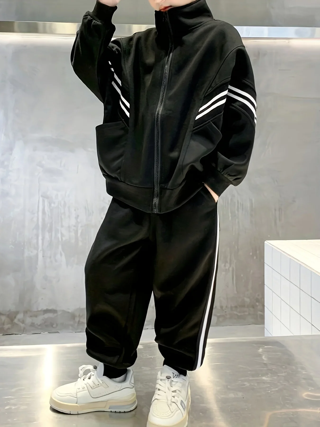 Boys Fall Two-Piece Tracksuit Casual Athletic Set With Color Block Stand Collar Zip-Up Dropped Shoulder Top Tapered Jogger Pants