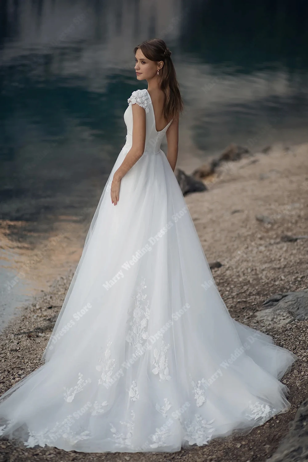 Bellissimi abiti da sposa da donna con scollo a V Lussuosi applicazioni in pizzo Tulle Abiti da sposa Banchetto di fidanzamento Abiti da principessa personalizzati