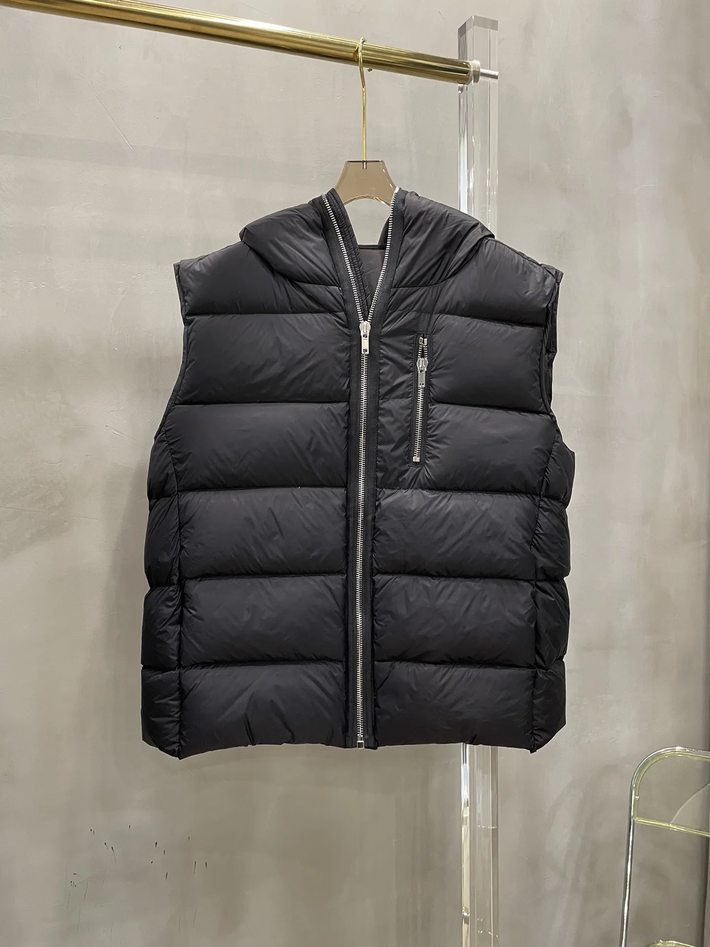 

2025 Women's Clothing Goose down sleeveless zipped vest jacket Winter New 1105