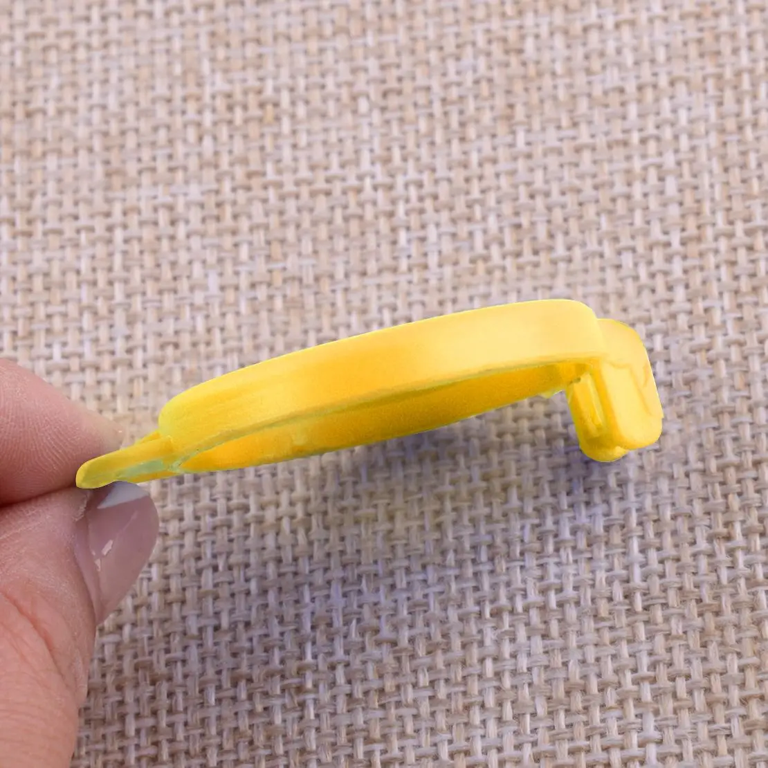 1488251 2S6117632AD Gelbe Scheibenwaschflaschenverschlussabdeckung, passend für Ford Fiesta MK6 2001–2008