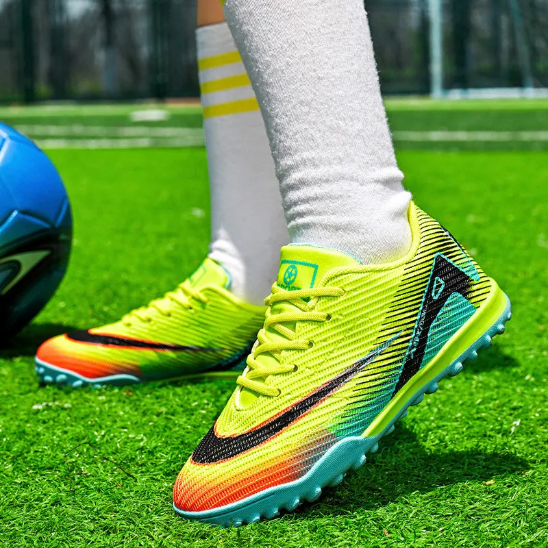 Brand Fashion Green Children's Football Sneakers Size 31-40 Indoor Turf Soccer Shoes Men Professional Futsal Shoes Trainers Men