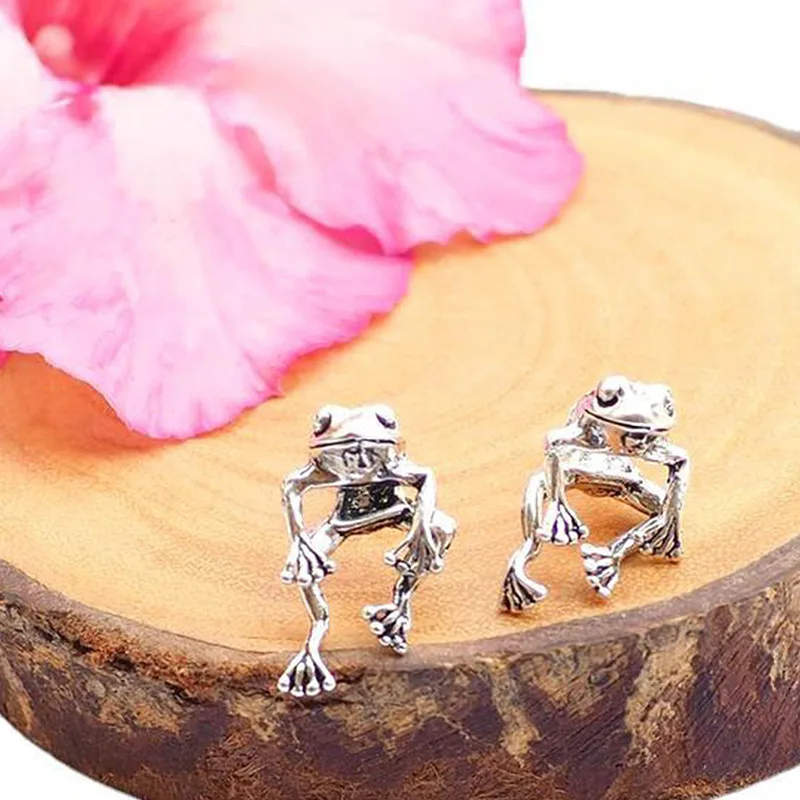 Punk Retro Silver Color Cute Frog Earrings for Women Gothic Fun Animal Piercing Earrings for Girls Party Fashion Jewelry Gifts