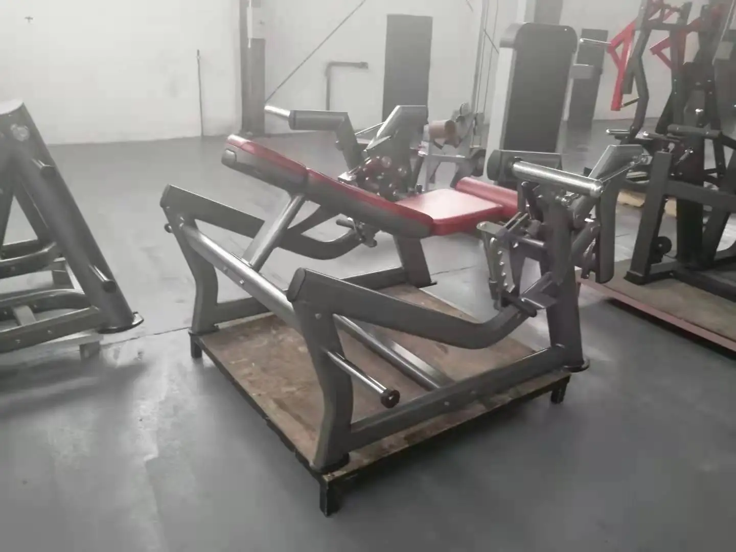 آلة الغلوت العكسية الجديدة معدات اللياقة البدنية التجارية MS623 آلة تمديد العضلات العكسية