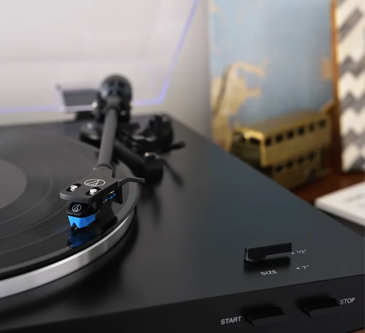 AT-LP3XBT triangular de hierro, fonógrafo de transmisión por correa totalmente automático, reproductor de discos de vinilo retro, Bluetooth, nuevo