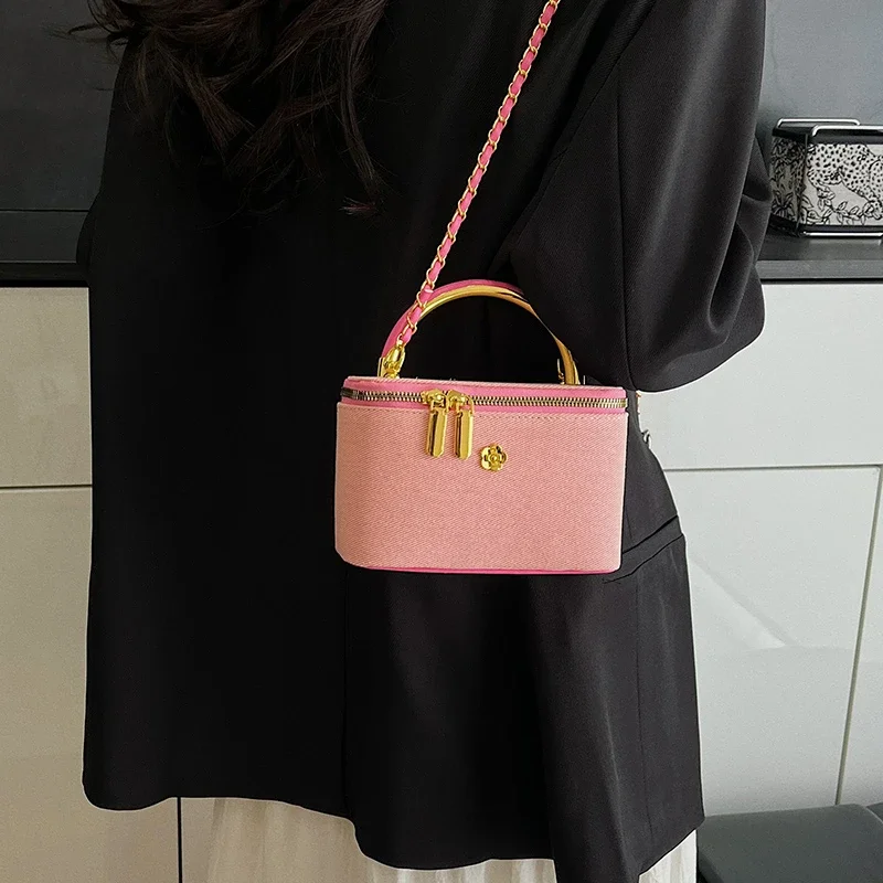 

Women's Fashionable Tote Bag Large Capacity - Elegant Minimalist Style With Vintage Leather Trim