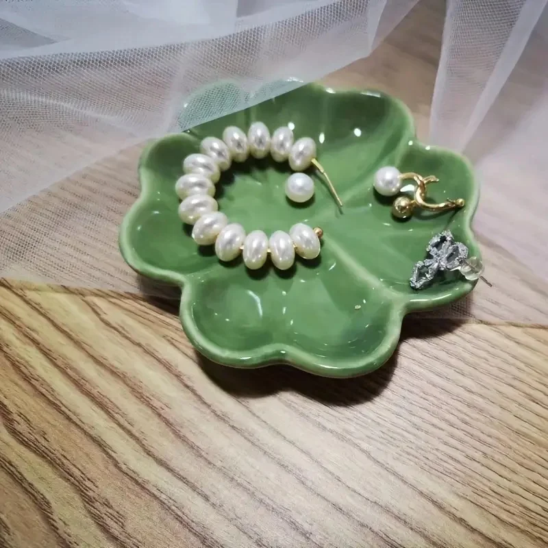1 Stück Keramik-Schmucktablett, Tischplatte für Kosmetika und Accessoires, Kleeblatt-Aufbewahrungsbox im nordischen Stil für Hochzeit, Geburtstag, Geschenke – Detail 4