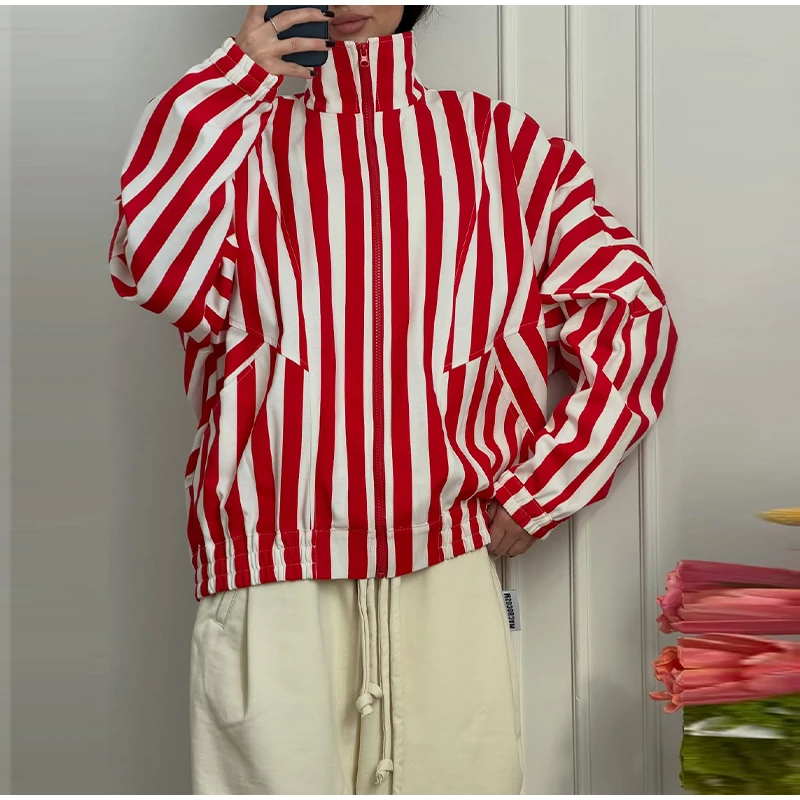 Lockeres Damen-Set mit gestreiften Hosen, Stehkragen-Jacke mit Reißverschluss und langen Ärmeln, weit geschnittene Hosen, Herbst 2026, vielseitig kombinierbare Damenanzüge – Detail 10