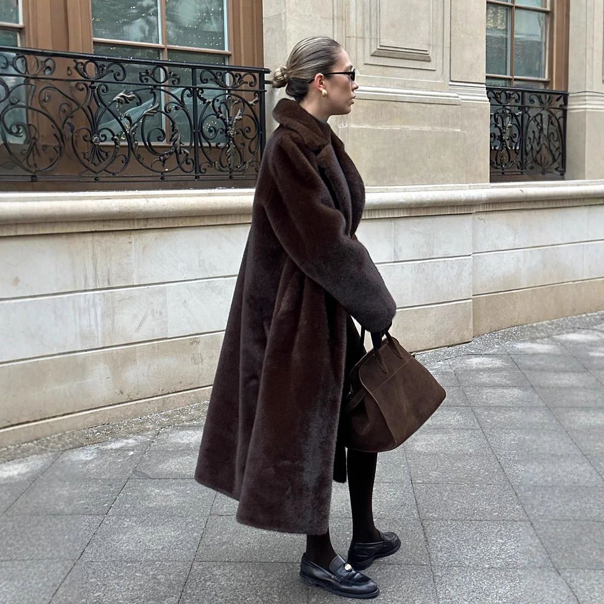 Abrigo de piel ecológica con cinturón para mujer, chaqueta de piel de visón con cuello peludo de Color puro, abrigo de piel de señora diseñado para invierno