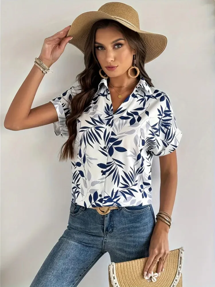 Creative Heart-shaped Printed Short-sleeved Shirts For Women In Summer 2025, A Fashionable And Casual Summer Vacation