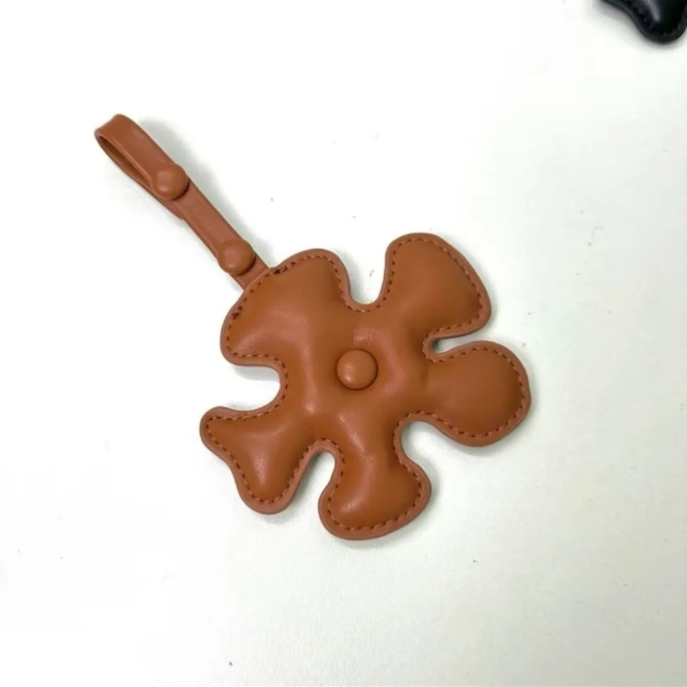 

PU Flower Bag Pendant Dopamine Korean Style Car Key Chains Acrylic Chain Bag Match Accessories Fresh Backpack Decoration Gift