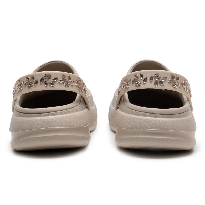 أحذية Skechers النسائية متعددة الاستخدامات أحذية الشاطئ الخارجية صنادل الحمام شباشب غير رسمية أحذية Croc 111474-Nat