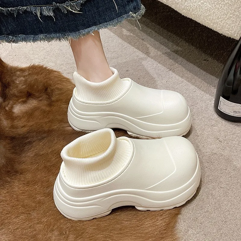 شباشب قطنية للنساء ملابس خارجية شتوية 2025 نمط جديد حقيبة كعب داخلي الحبس المنزلي مع أحذية قطنية دافئة قطيفة