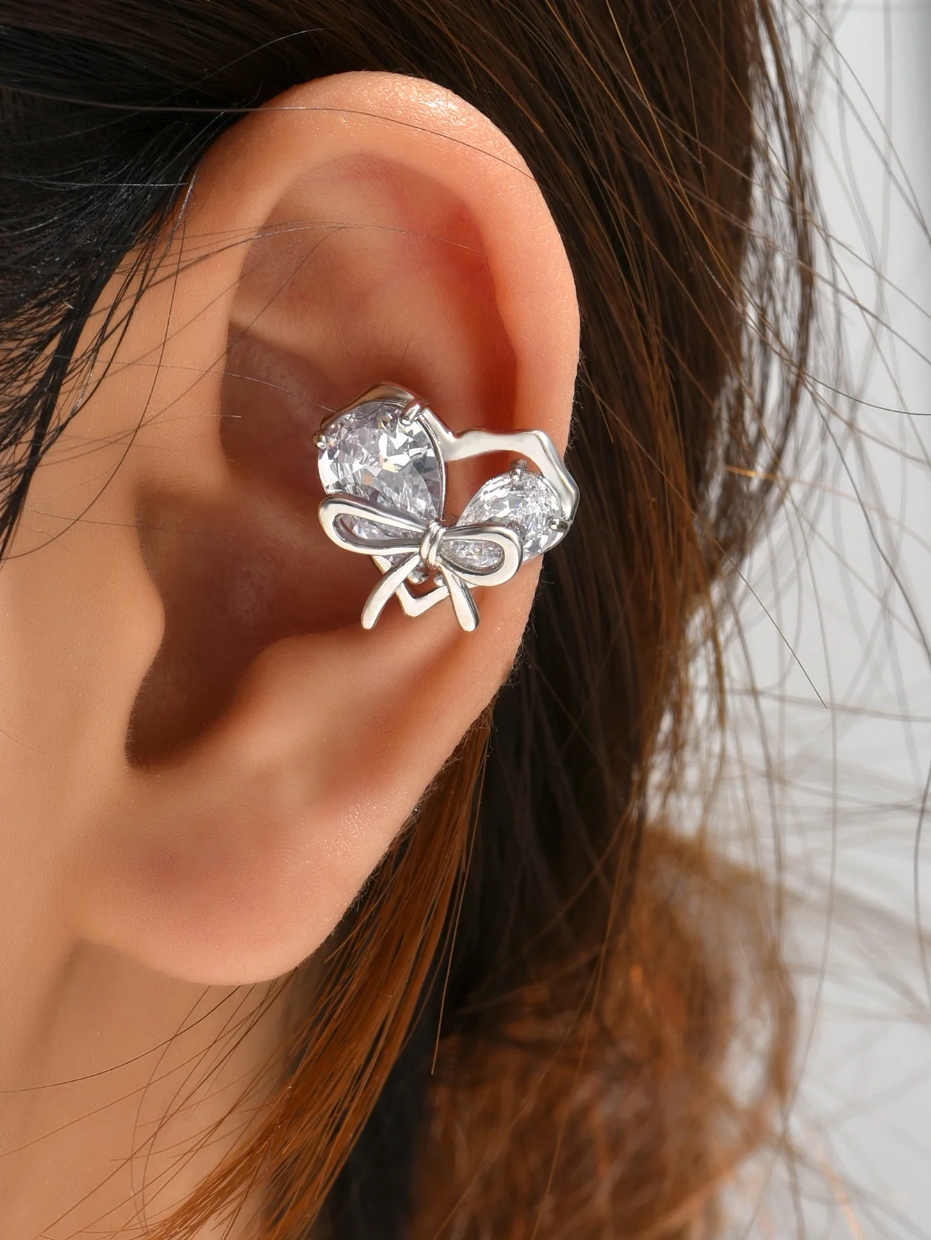 

JF2022 new original design fashion Trend Sparkle micro Mosaic zircon Heart ear clip earrings women's bow ear clip