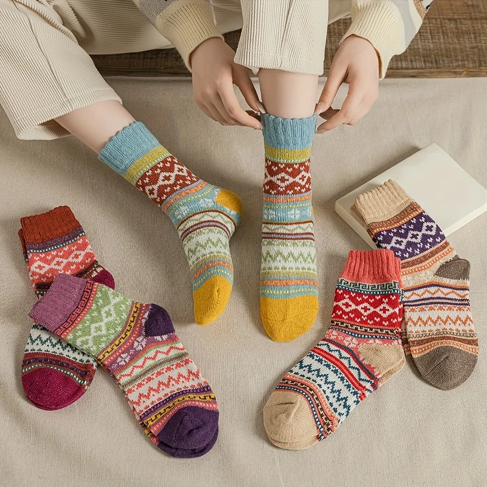 10/5 Pairs of Randomly Colored Autumn and Winter Thick Warm Women's Socks, Vintage Ethnic Style Christmas Socks