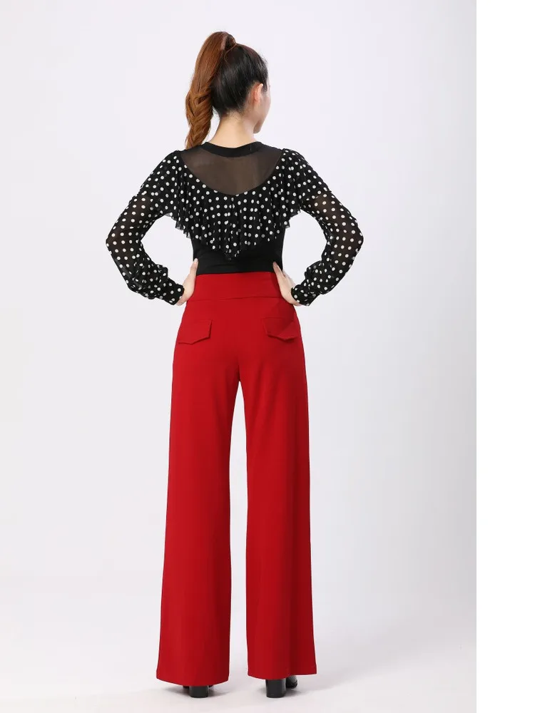 بلوزة رقص بأكمام واسعة منقطة مع حواف مكشكشة - بلوزة أنيقة لممارسة قاعة الرقص أو أداء للنساء تي شيرت