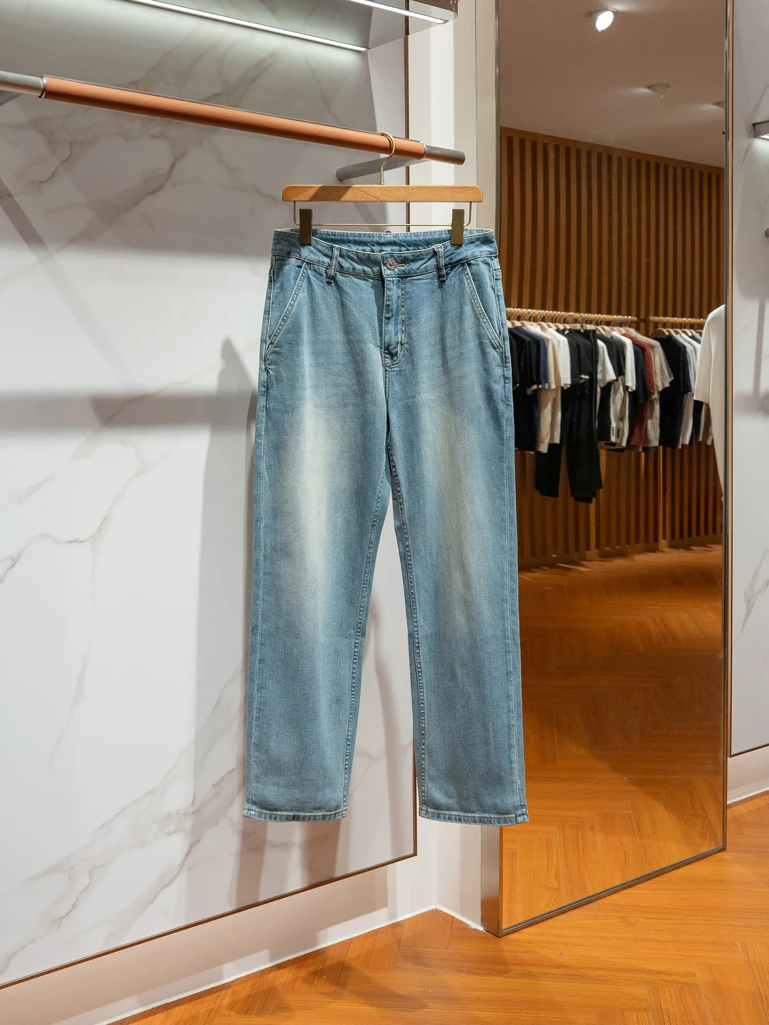 Vintage washed light blue diagonal pockets comfortable stretch cotton Old money men's loose straight jeans