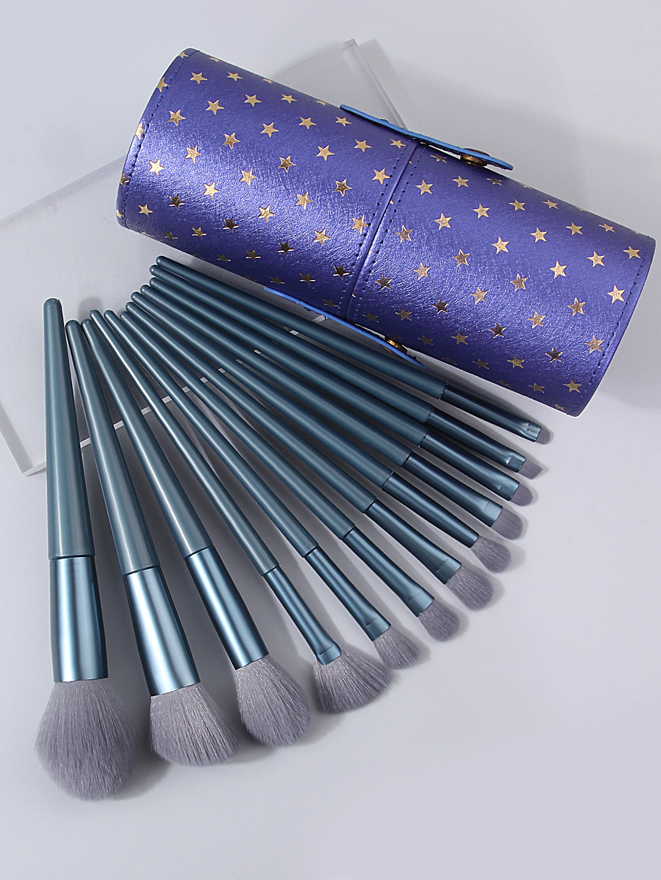 12 essential Morandi blue makeup brushes for travel makeup + storage bucket, soft bristle ultra-portable blush/eyeshadow brushes