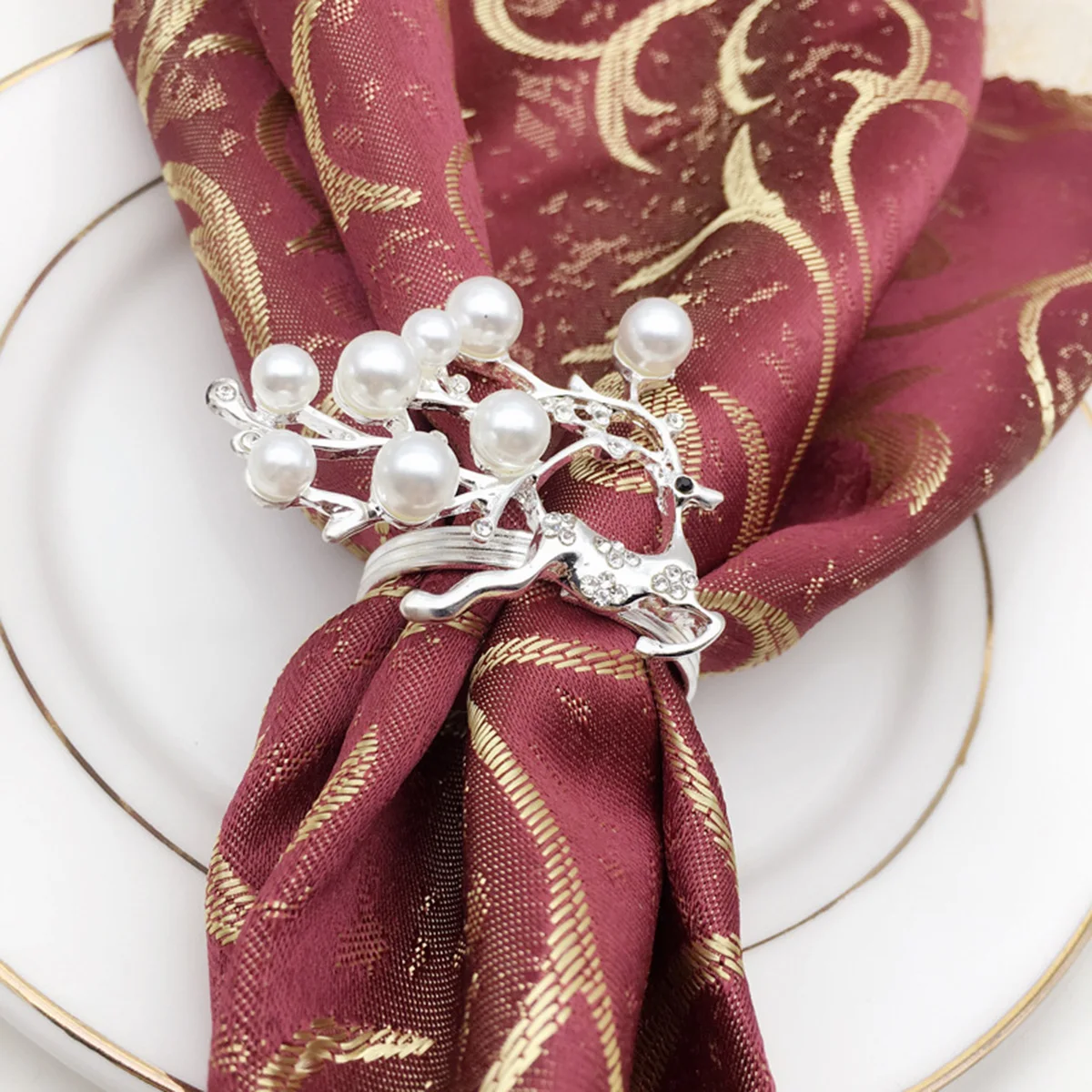 

6pcs Silver Elk Design Rings Pearl Alloy Christmas Party Table Napkin Holders Dining Table Setting Decorative Bridal Shower